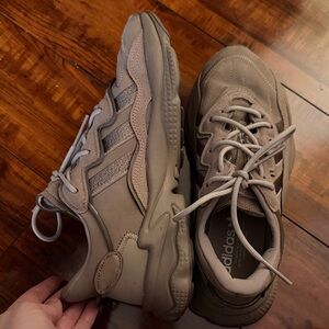 adidas Chunky Sneaker in Taupe- ozweego women 9 1/2.